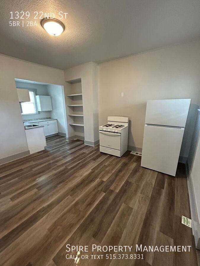 1329 22nd St - Photo 2 of 12