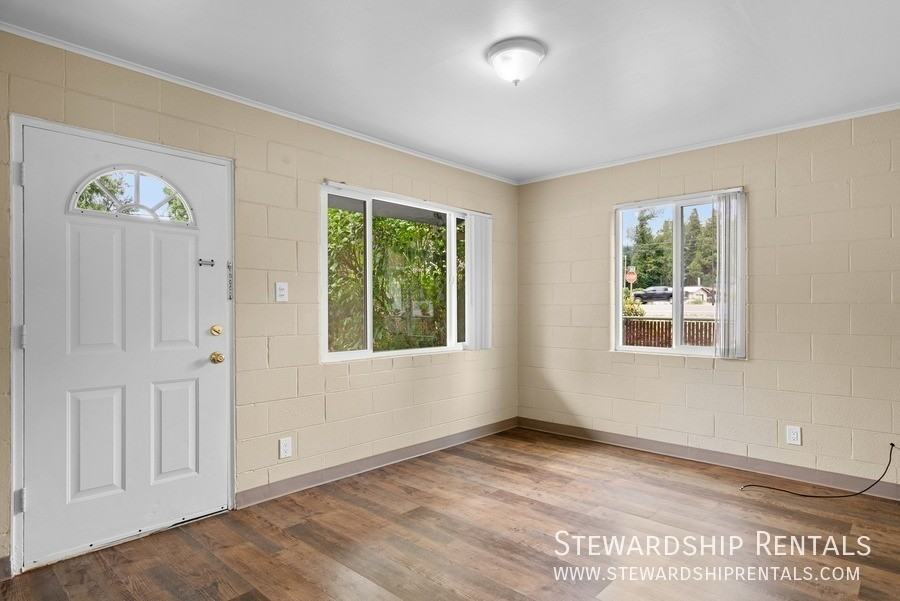 76243 Gale St #1 - Photo 2 of 14