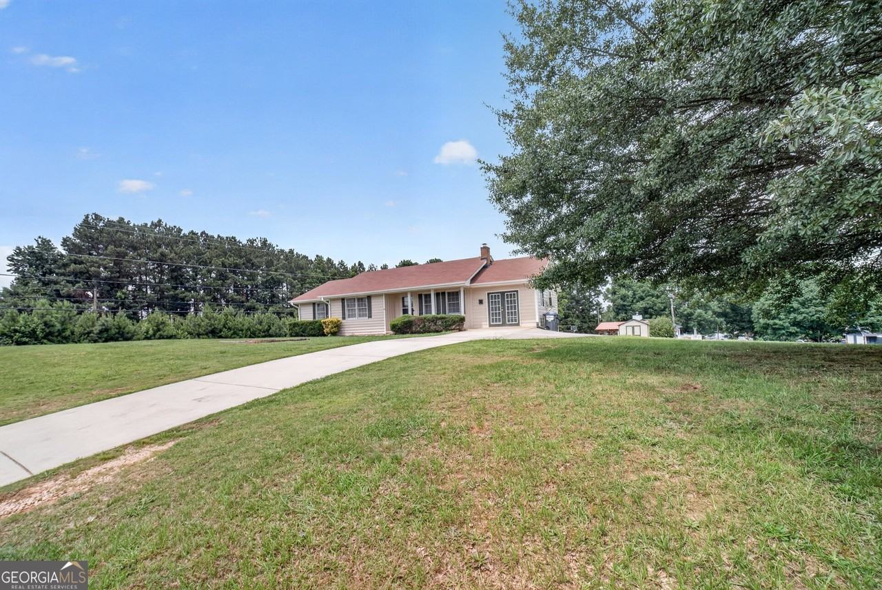 2591 Doc Hughes Rd - Photo 2 of 41