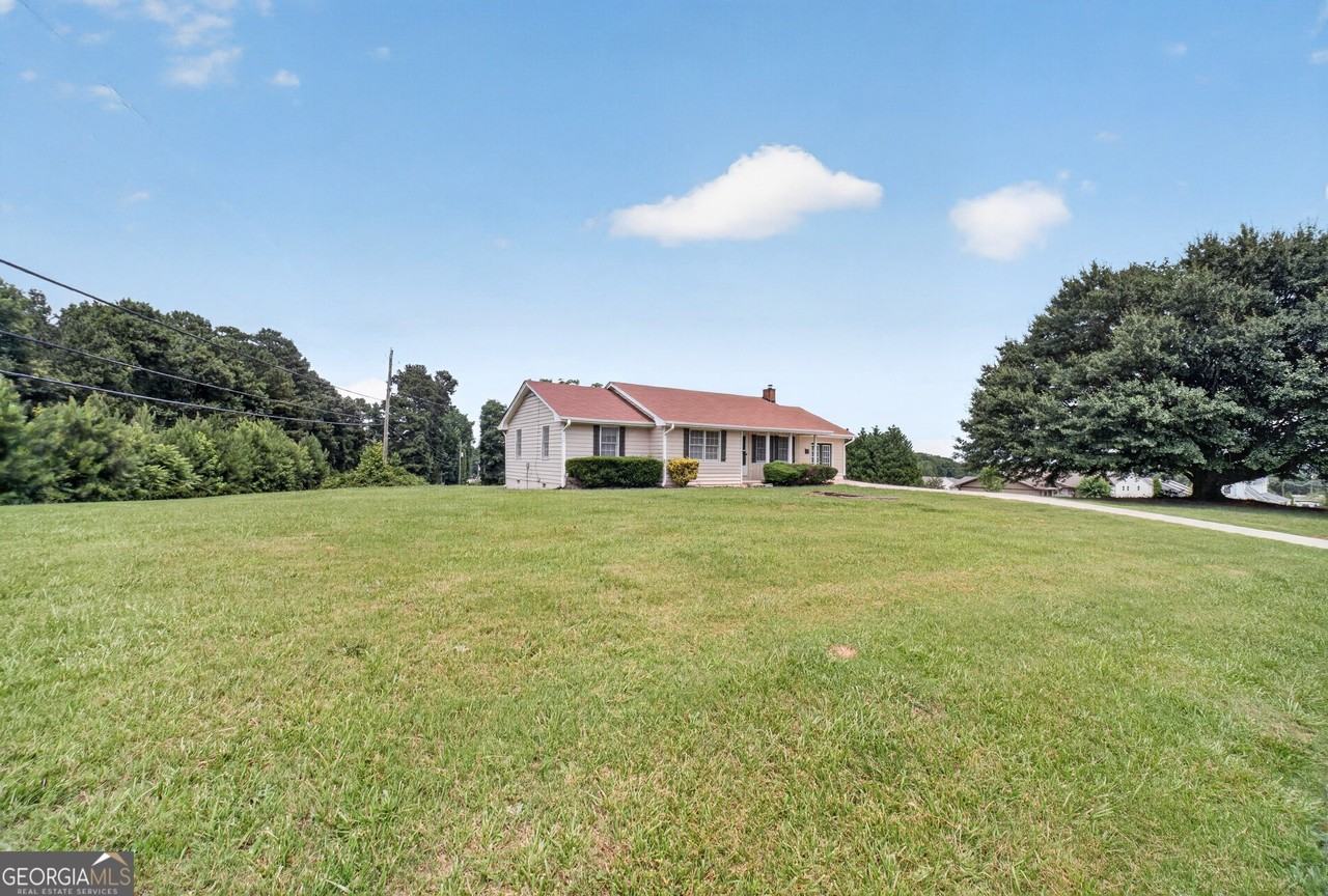 2591 Doc Hughes Rd - Photo 3 of 41