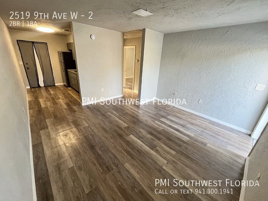 2519 9th Ave W #2 - Photo 3 of 12