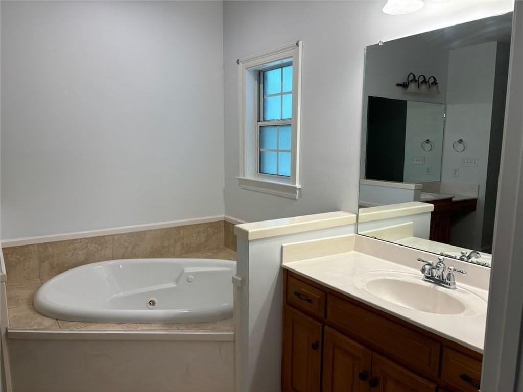 7893 Park Place Dr N - Photo 5 of 6