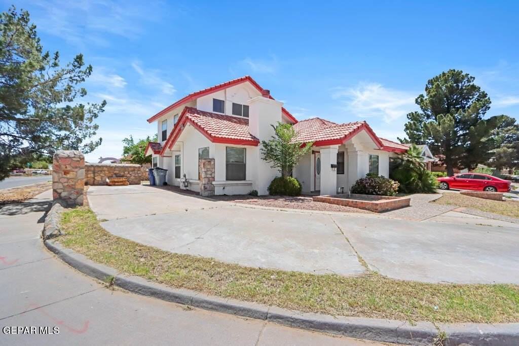 1478 Gene Torres Dr - Photo 2 of 34