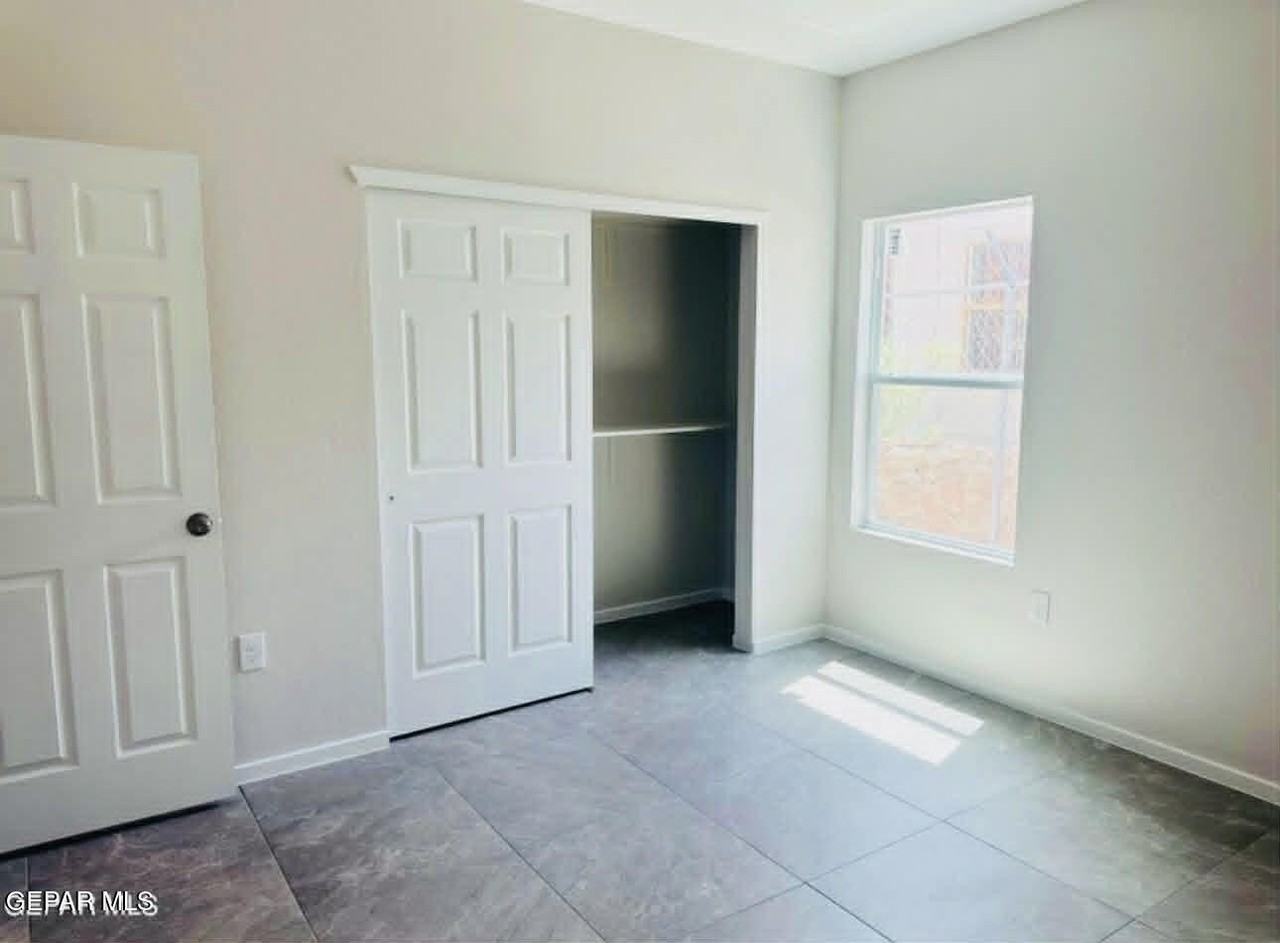3911 Tyler Ave - Photo 4 of 8