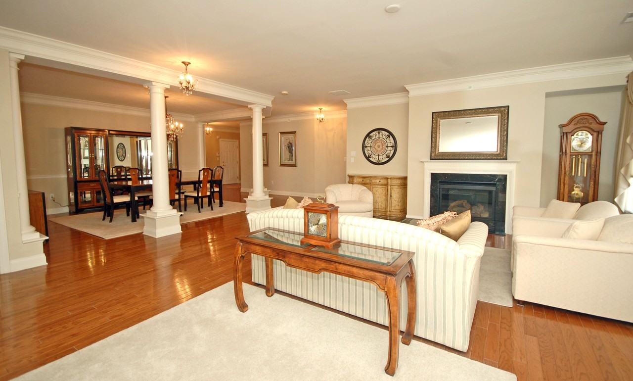 107 Holly Ln - Photo 3 of 22