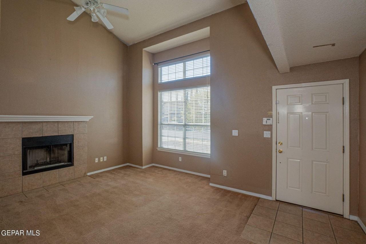 12177 Sun Arbor Pl - Photo 3 of 19
