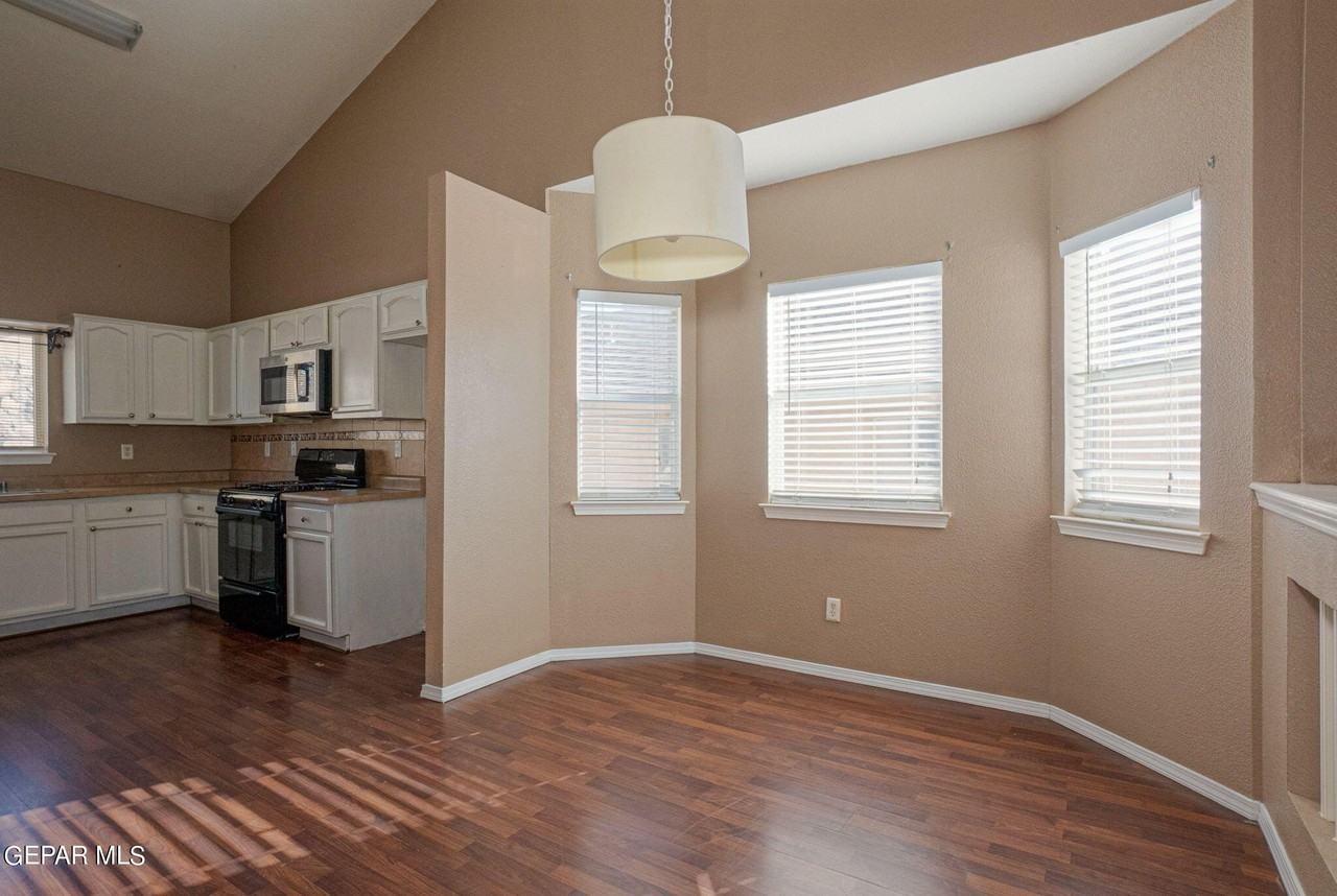 12177 Sun Arbor Pl - Photo 4 of 19