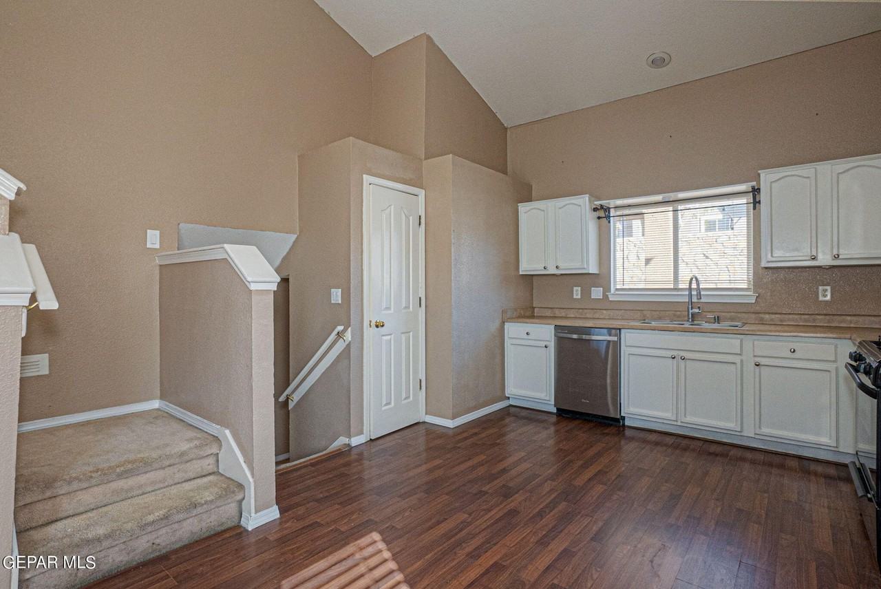 12177 Sun Arbor Pl - Photo 5 of 19