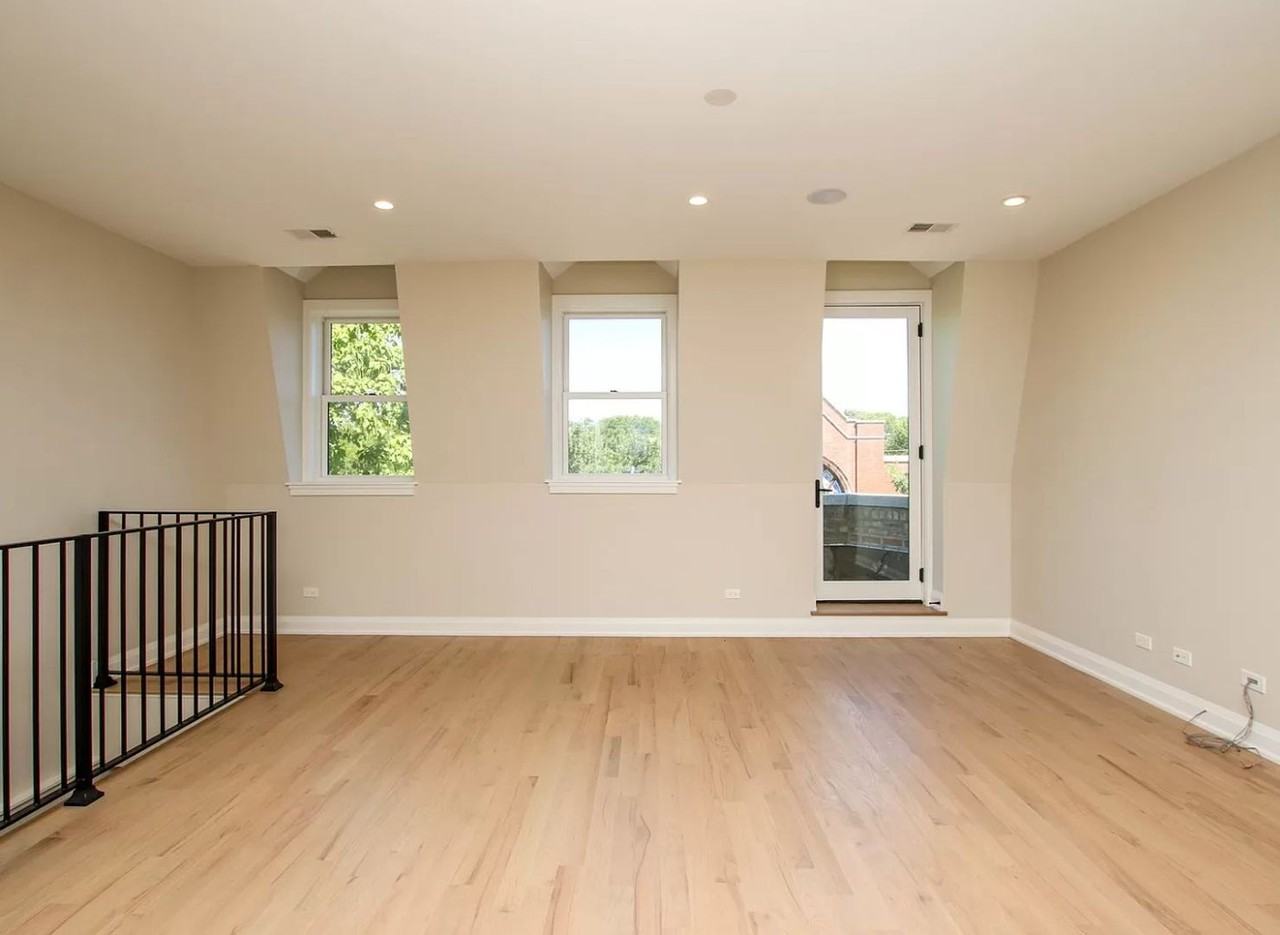 1225 W Addison St #3 - Photo 2 of 16