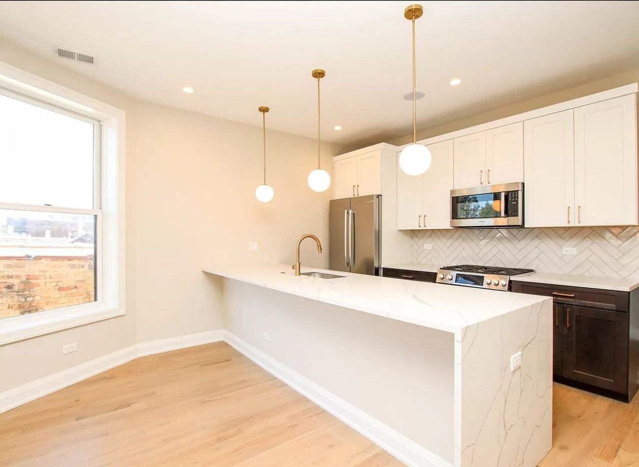 1225 W Addison St #3 - Photo 4 of 16