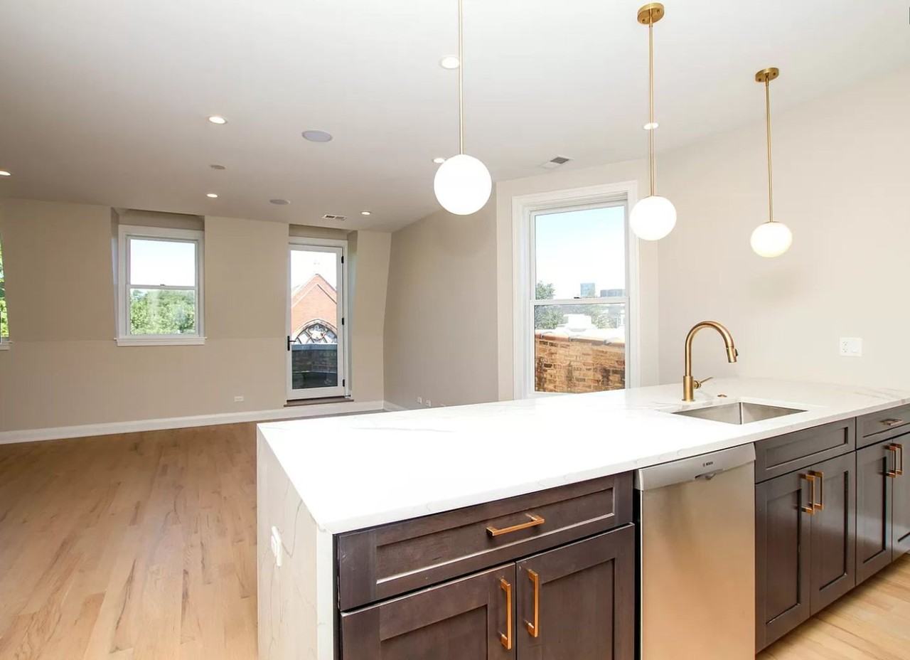 1225 W Addison St #3 - Photo 5 of 16