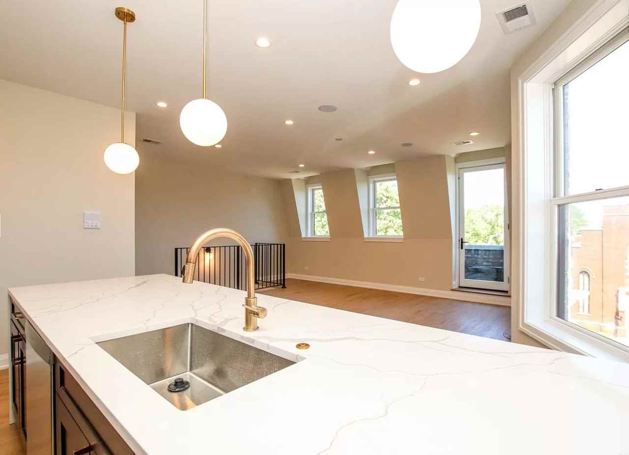 1225 W Addison St #3 - Photo 7 of 16