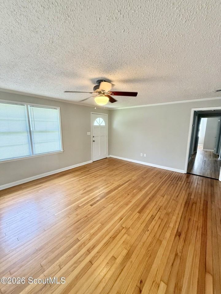 608 Linwood Dr - Photo 2 of 10