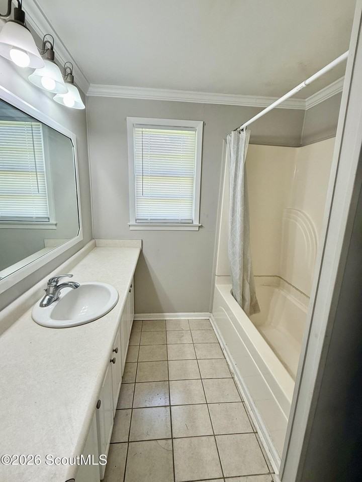 608 Linwood Dr - Photo 5 of 10