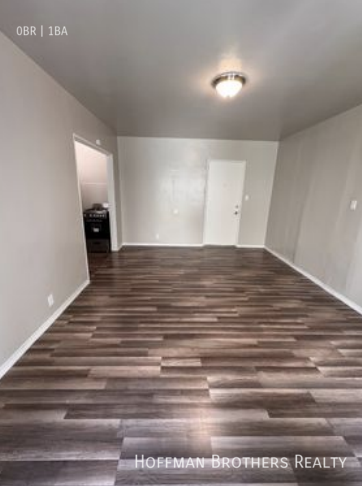 1346 Crenshaw Blvd #11 - Photo 3 of 7
