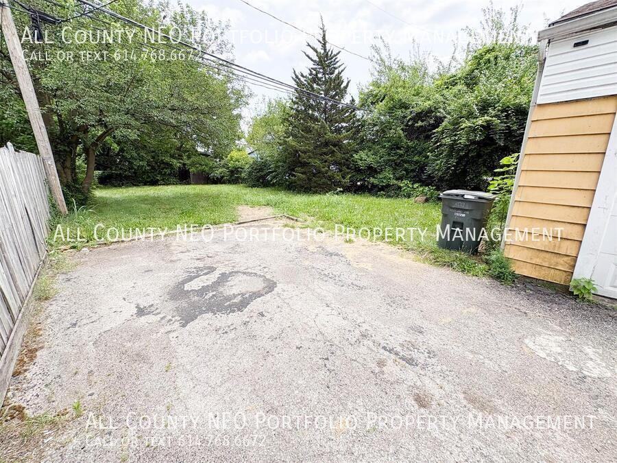 400 S Highland Ave - Photo 5 of 29
