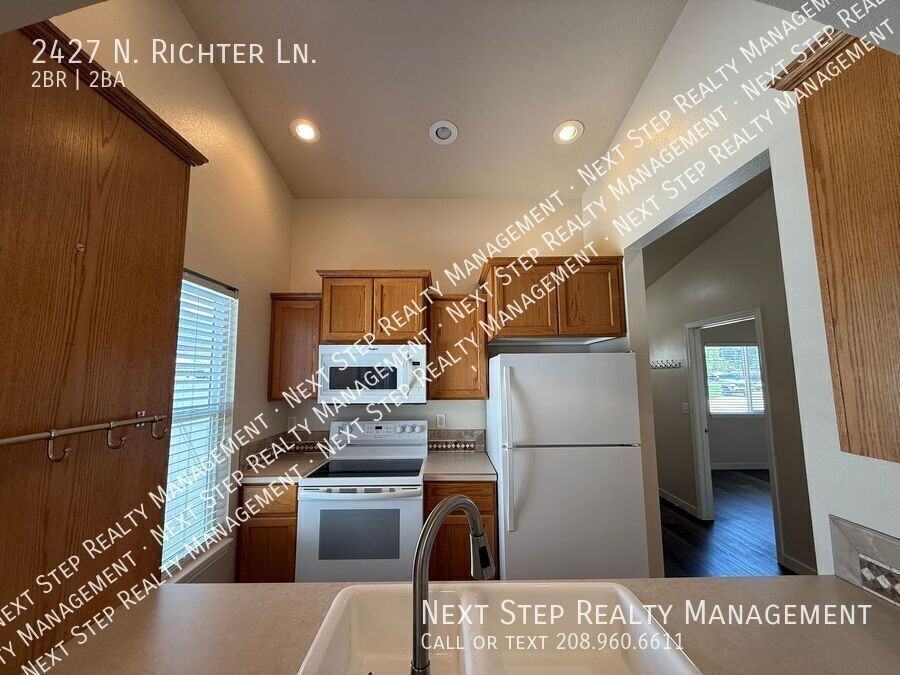 2427 N Richter Ln - Photo 4 of 14