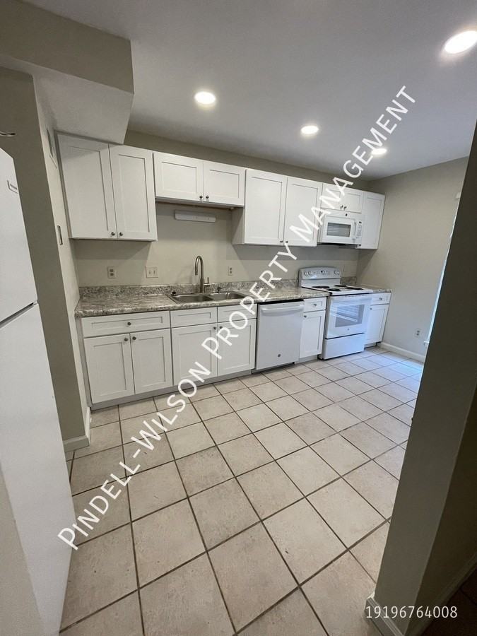 1331 Springlawn Ct - Photo 3 of 12