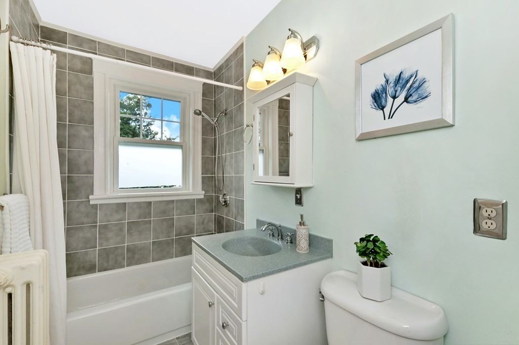 47 Seaverns Ave #2R - Photo 6 of 7