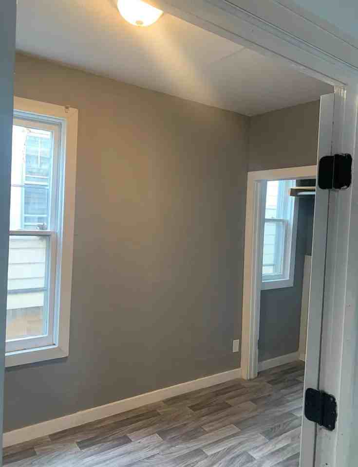 2526 W Grant St #2 - Photo 4 of 6