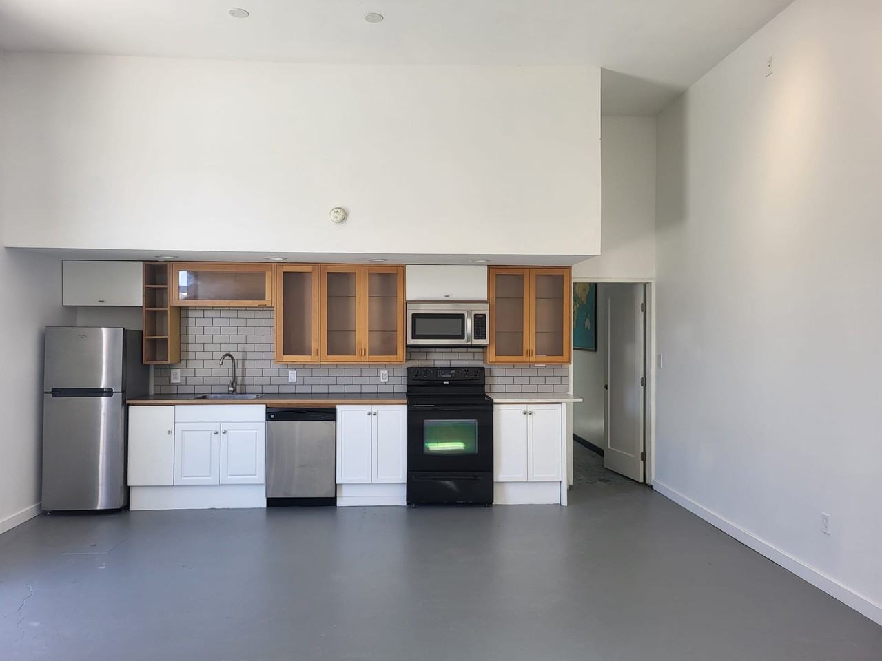 2635 Logan Ave - Photo 3 of 21