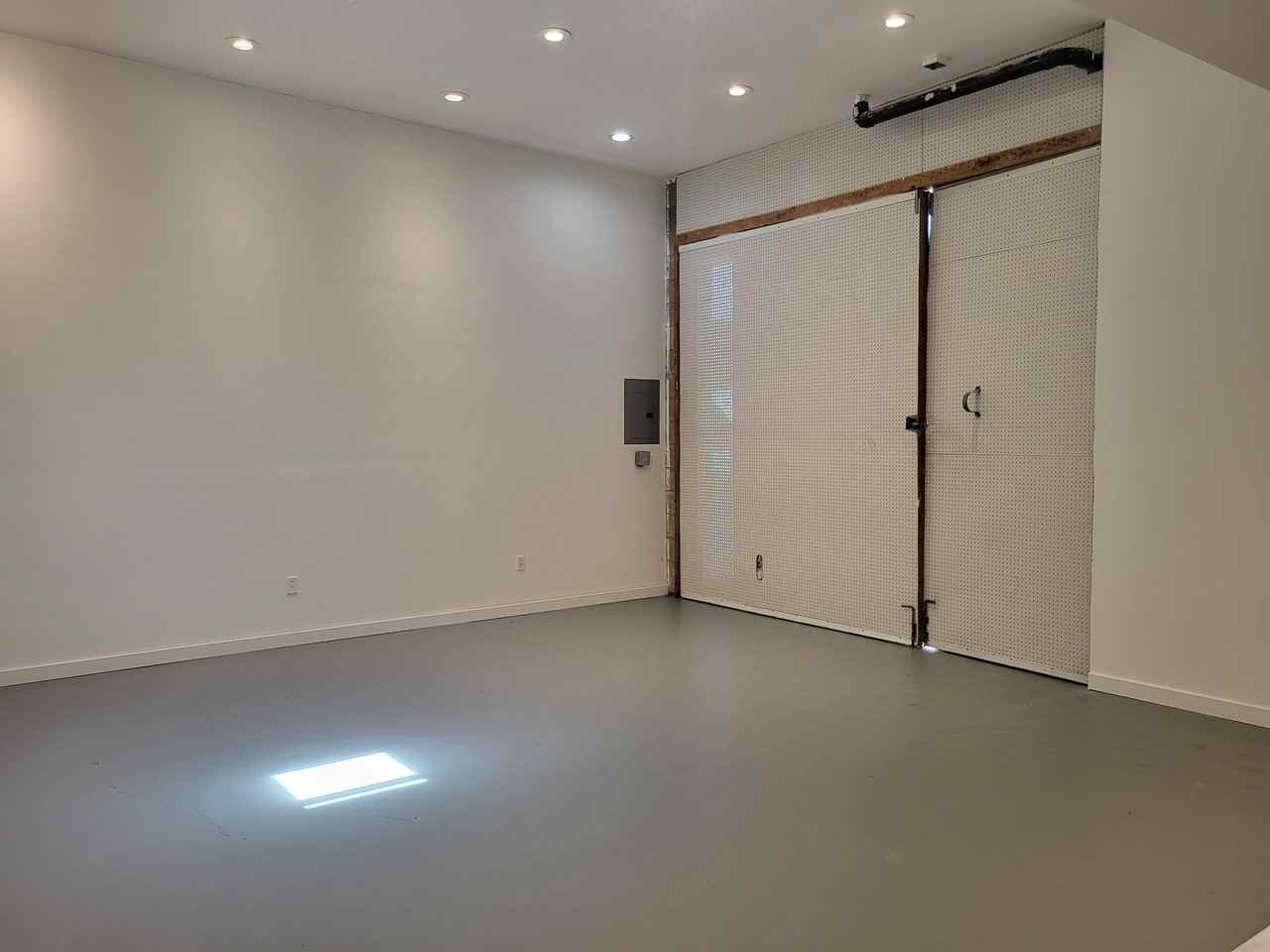 2635 Logan Ave - Photo 7 of 23