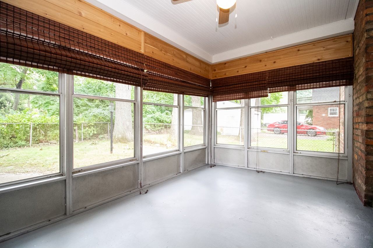 2424 Lambert Dr #NA - Photo 2 of 24
