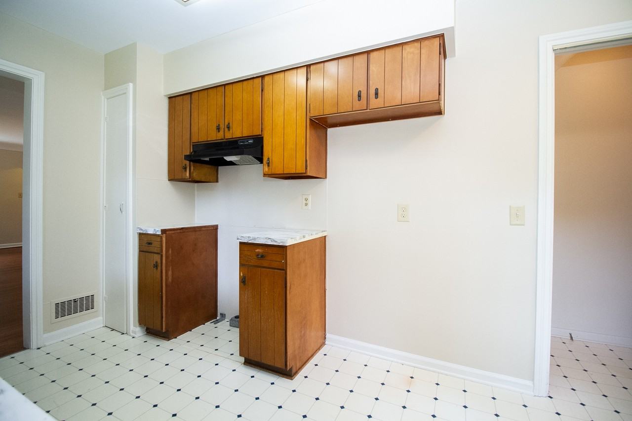 2424 Lambert Dr #NA - Photo 7 of 24
