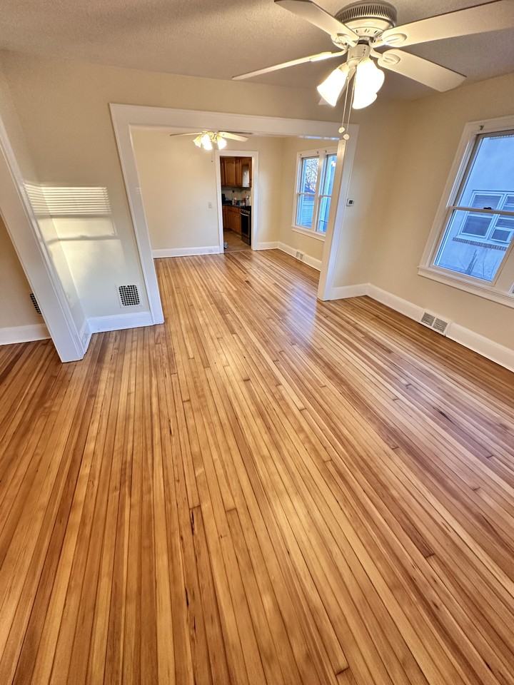 31 Woodbury Ave #1stFL - Photo 3 of 12