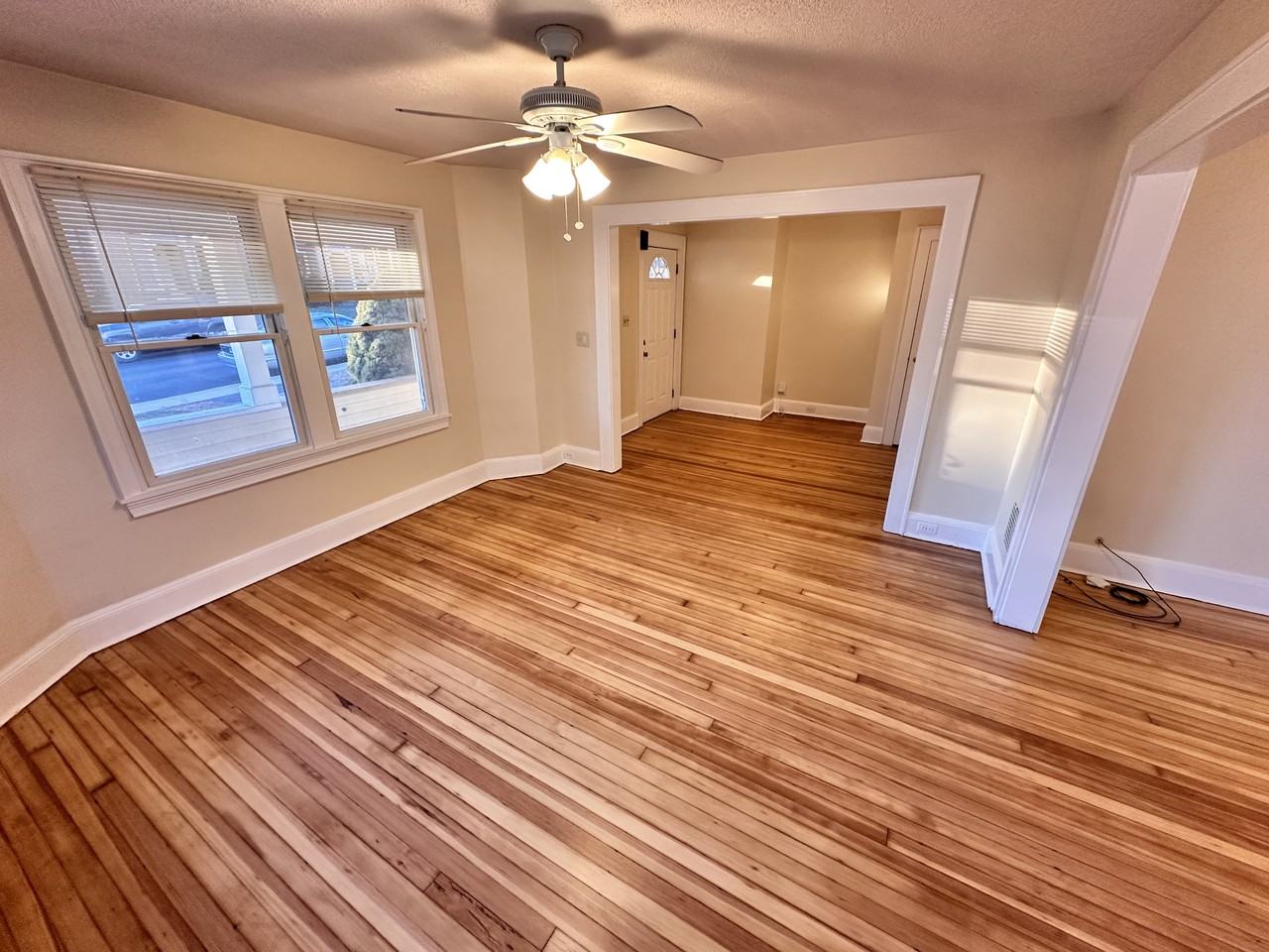 31 Woodbury Ave #1stFL - Photo 6 of 12
