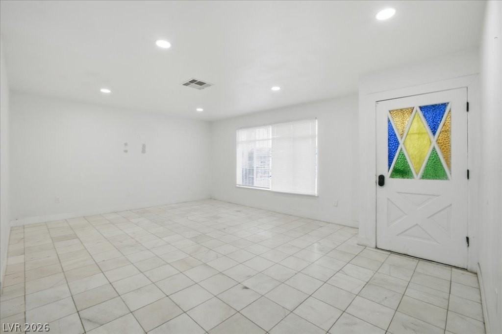 4013 Esmeralda Ave - Photo 4 of 14