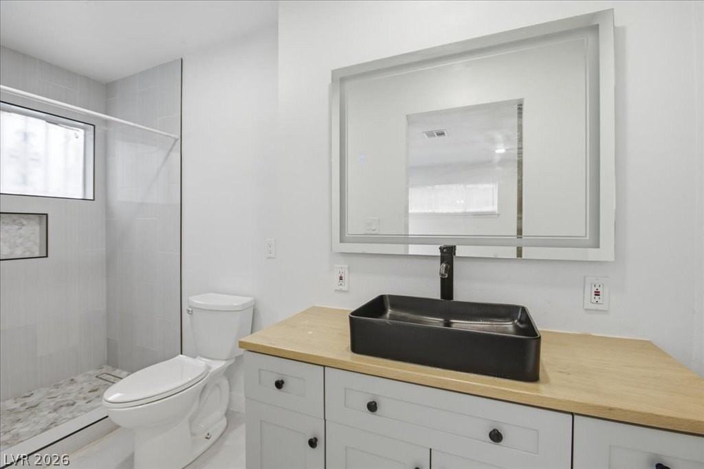 4013 Esmeralda Ave - Photo 6 of 14