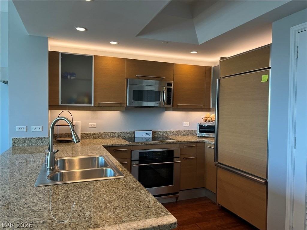 322 Karen Ave #805 - Photo 6 of 28
