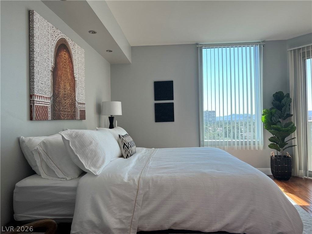 322 Karen Ave #805 - Photo 7 of 28