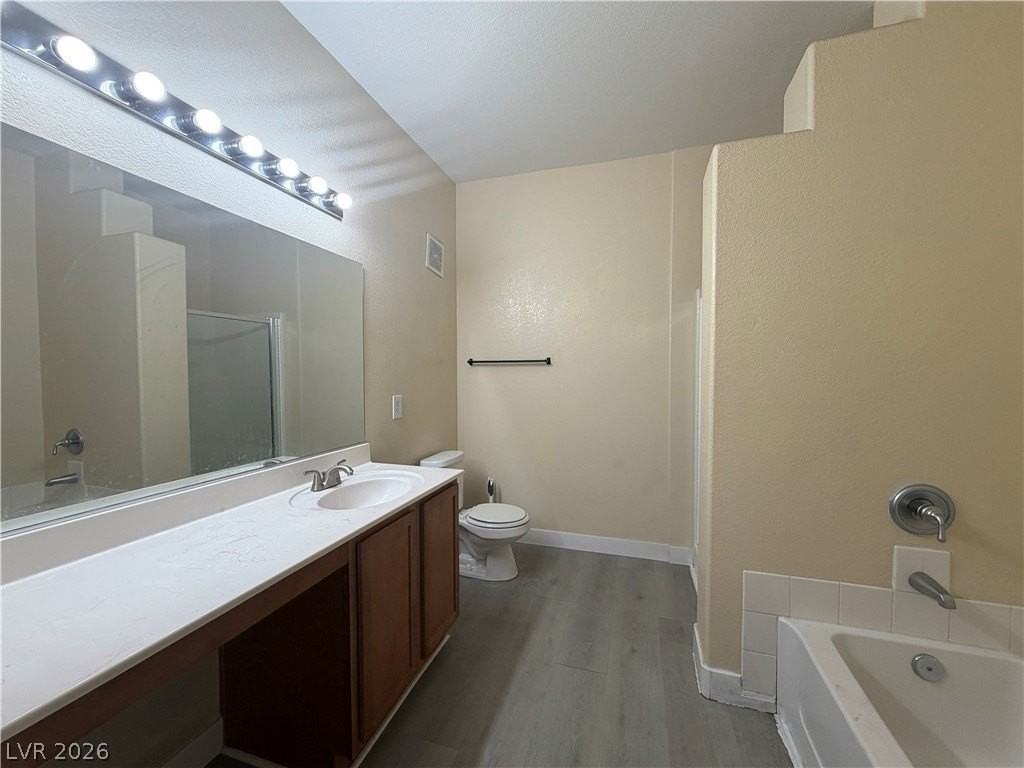2291 W Horizon Ridge Pkwy #7141 - Photo 7 of 14