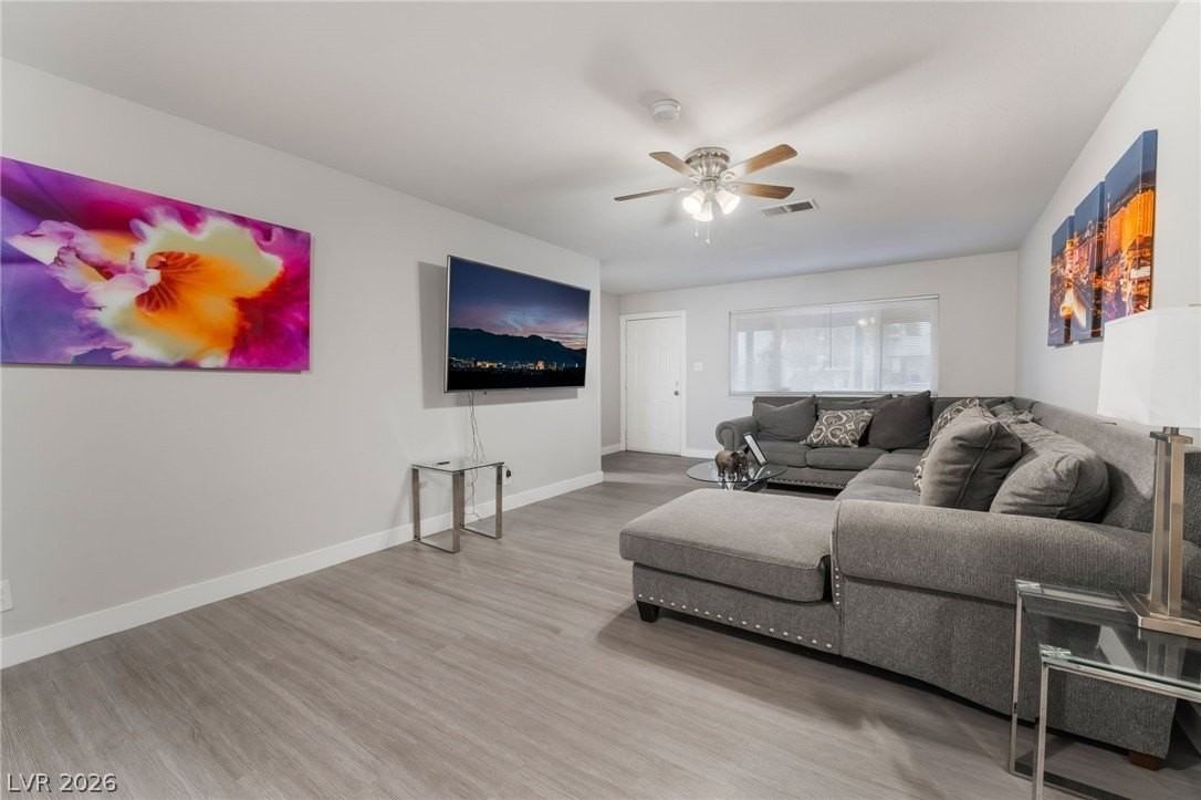 3992 Chinchilla Ave - Photo 6 of 50