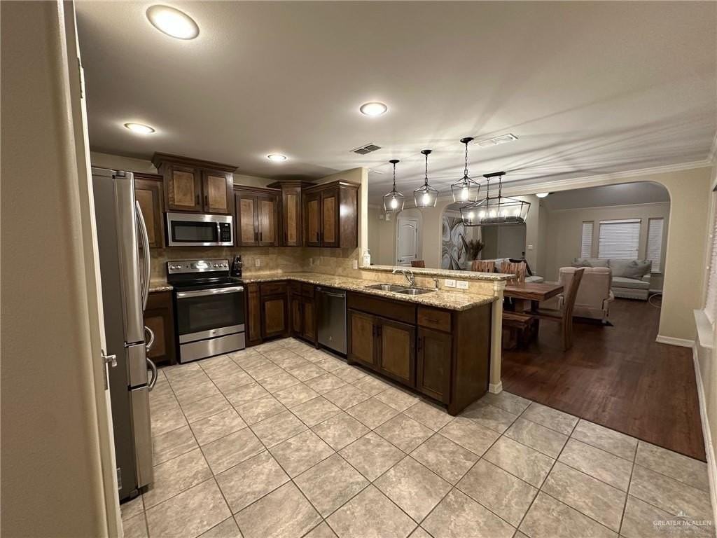 4608 Robin Ave - Photo 3 of 12