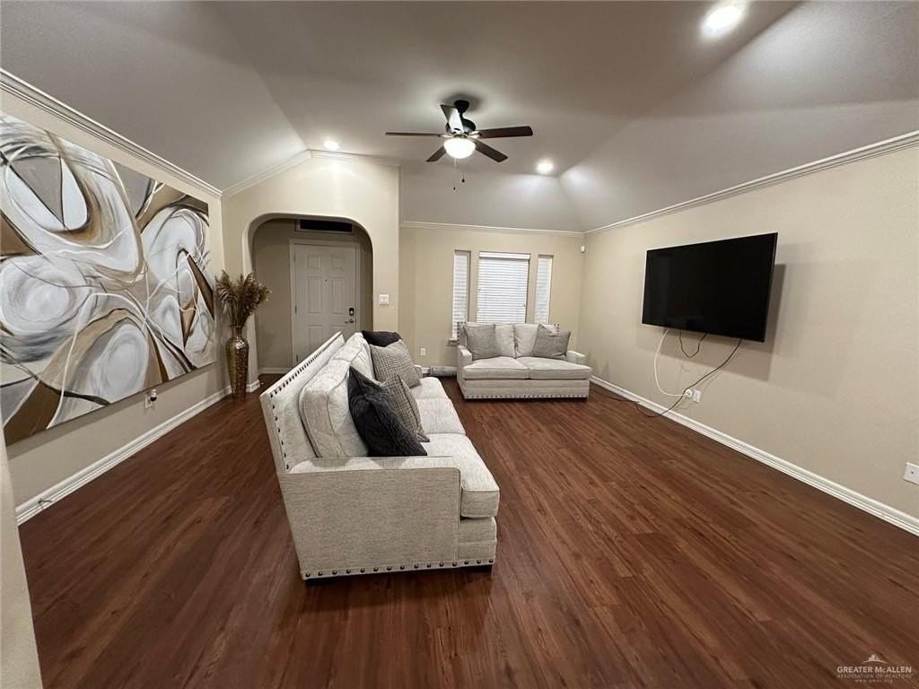 4608 Robin Ave - Photo 6 of 12