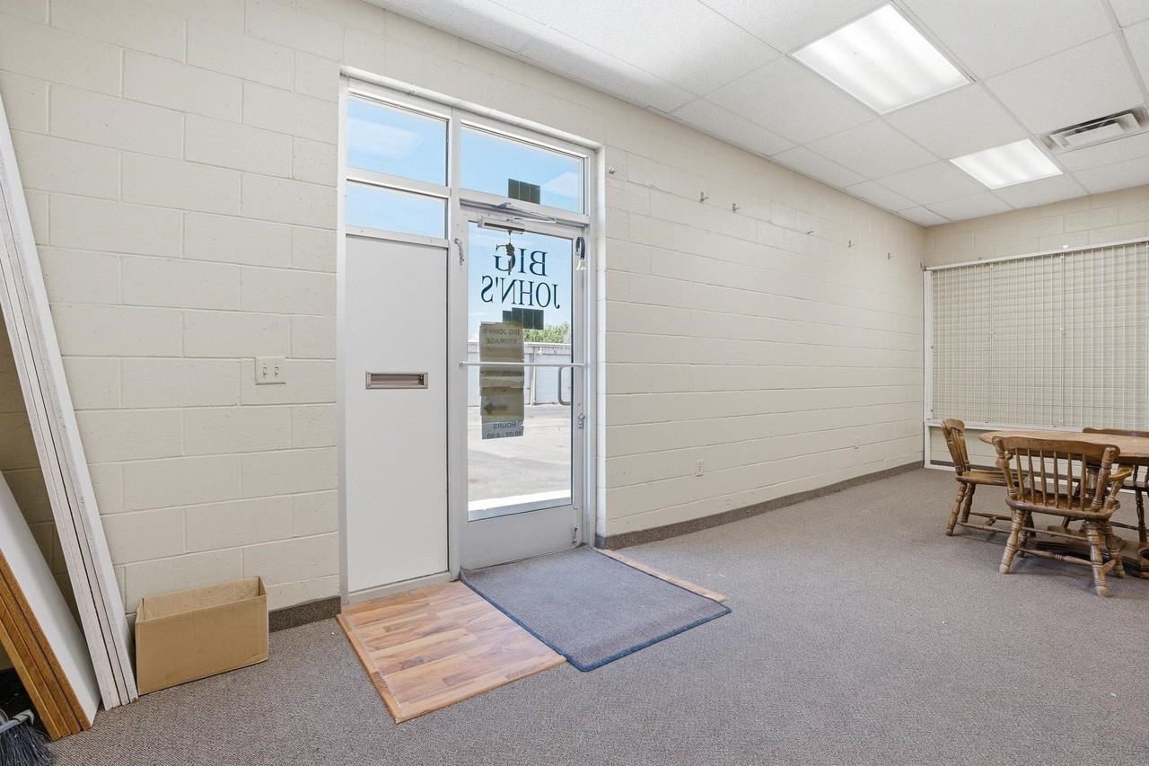 322 W Griffith Rd - Photo 3 of 25