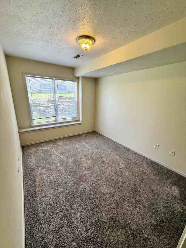 210 Forest Ln - Photo 7 of 19