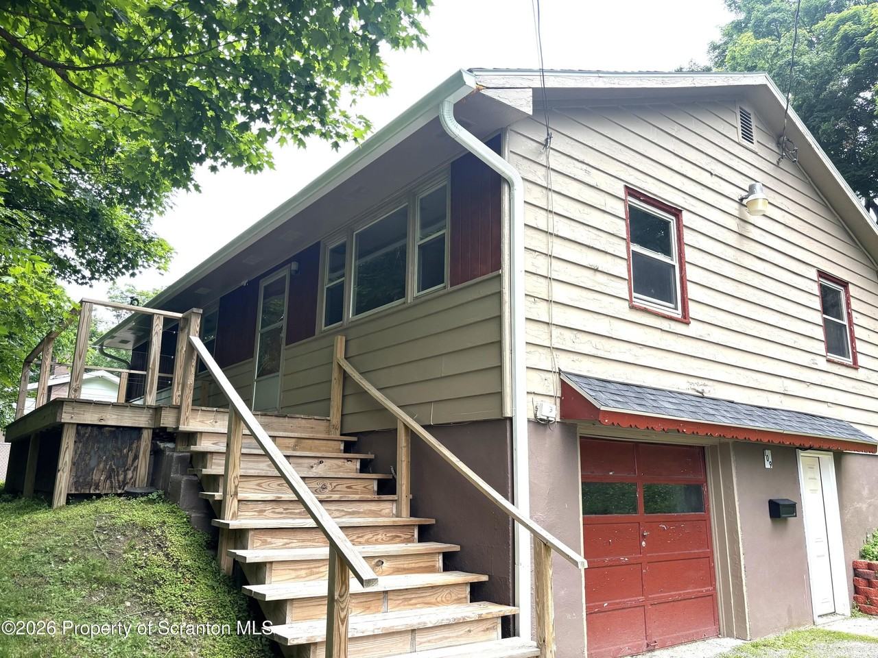 109 Laurel St - Photo 2 of 17