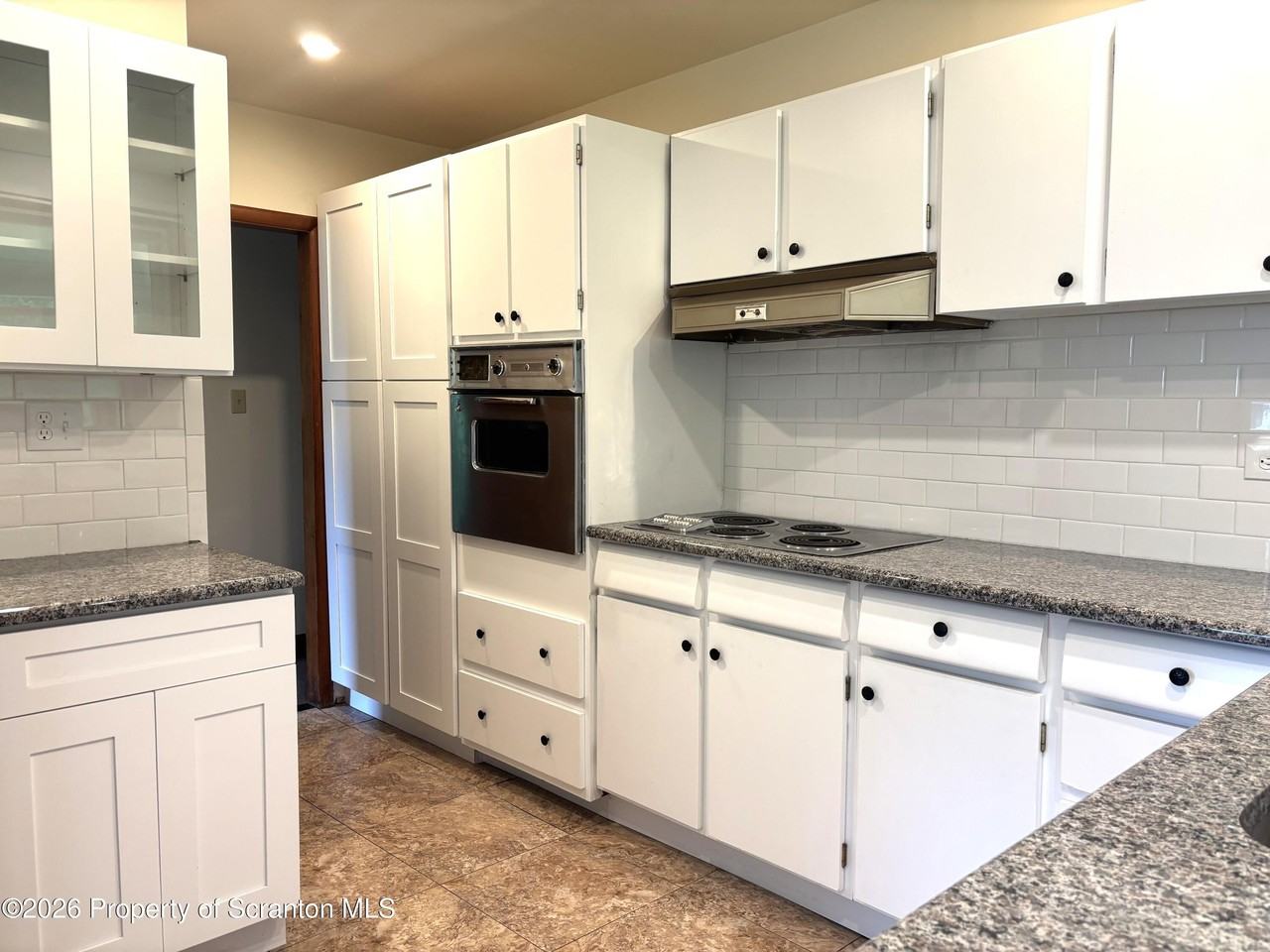 109 Laurel St - Photo 3 of 17