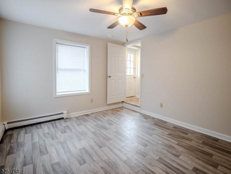 48 Unionville Ave #A - Photo 5 of 9