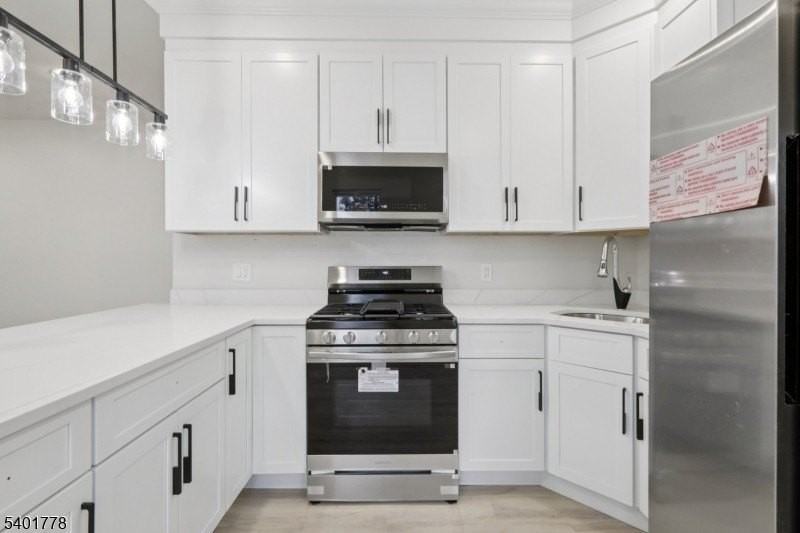 540 E 25th St - Photo 3 of 10