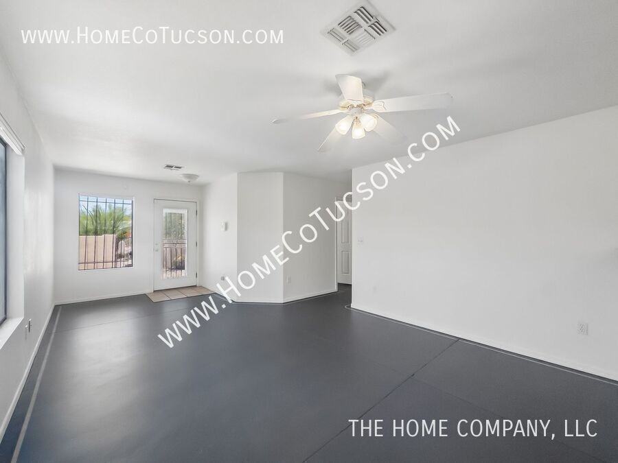 1610 E Water St - Photo 6 of 24