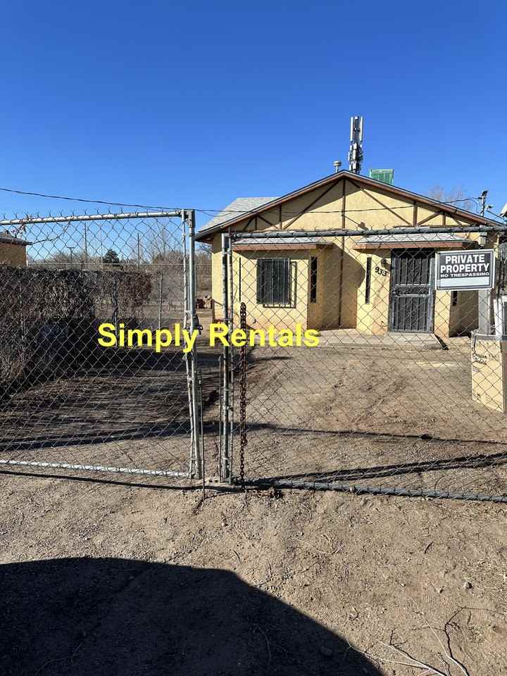 933 Goff Blvd Sw - Photo 2 of 10