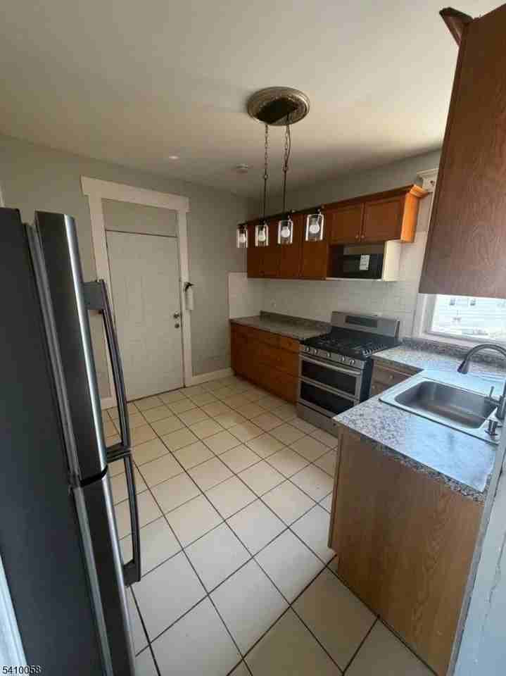32 Rosehill Pl #2 - Photo 4 of 13