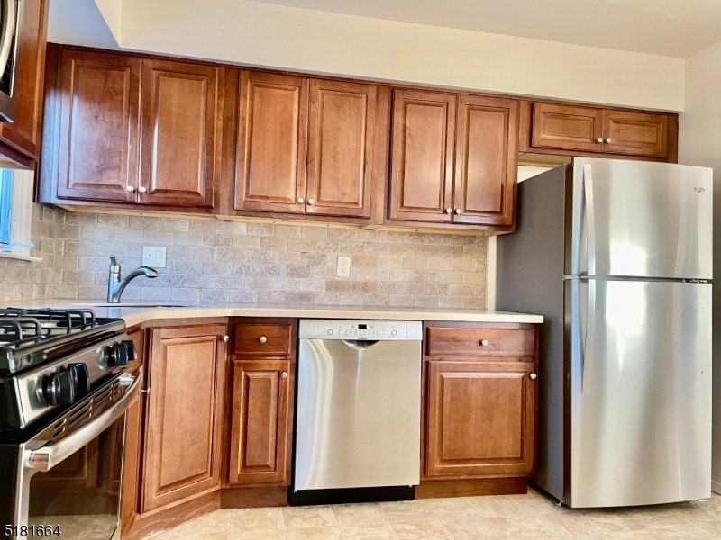 365 Patricia Ct - Photo 4 of 14