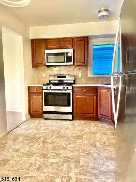 365 Patricia Ct - Photo 5 of 14