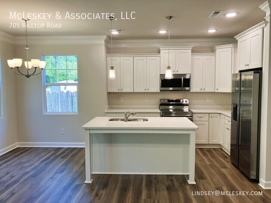 705 Hilltop Rd - Photo 4 of 46